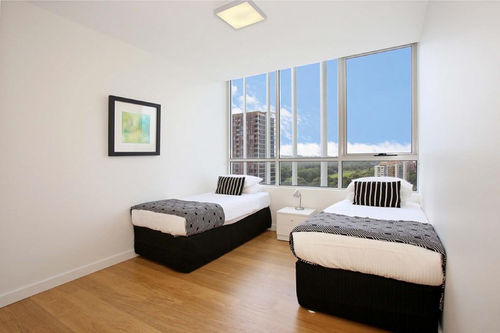 Moore To See - Modern And Spacious 3Br Zetland Apartment With Views Over Moore Park Сидни Екстериор снимка